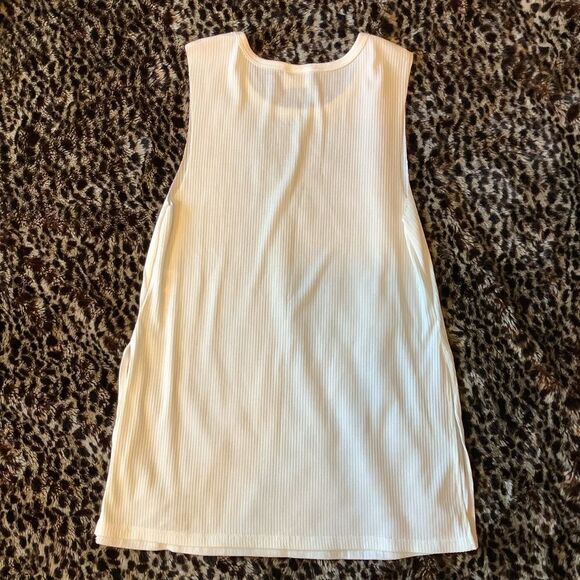Women’s H.I.P. Graphic Tee Shirt - Picture 2 of 2